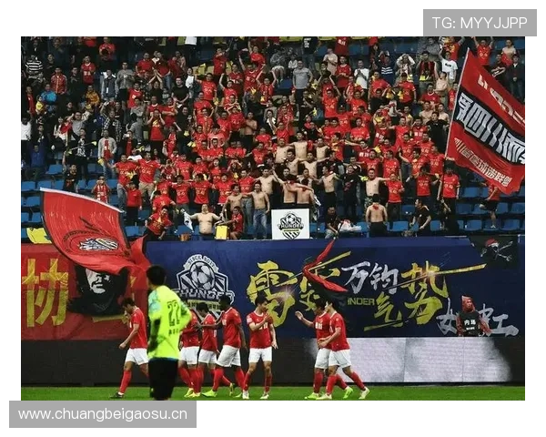 利物浦高位压迫失灵,防线漏洞频现影响争冠形势 利物浦高位压迫失灵,防线漏洞频现影响争冠形势