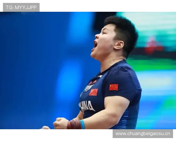 汪周雨训练完直接拎爱马仕去吃夜宵？