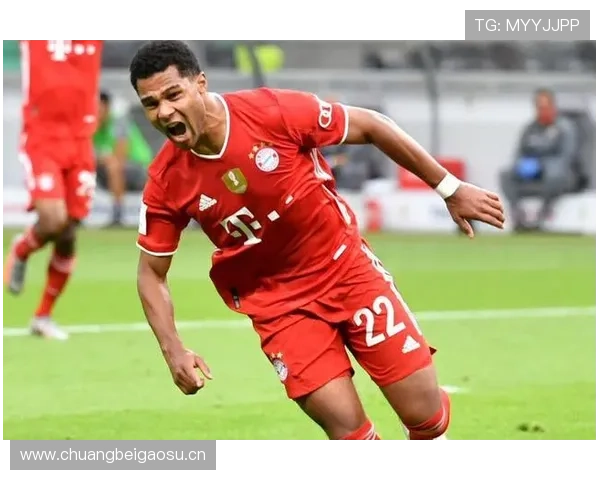 莱万的鞋柜到底藏了多少双？光看这些我就心累了...