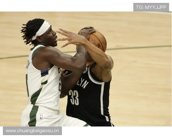 霍勒迪无球跑动制造防守裂隙，提升雄鹿外线效率